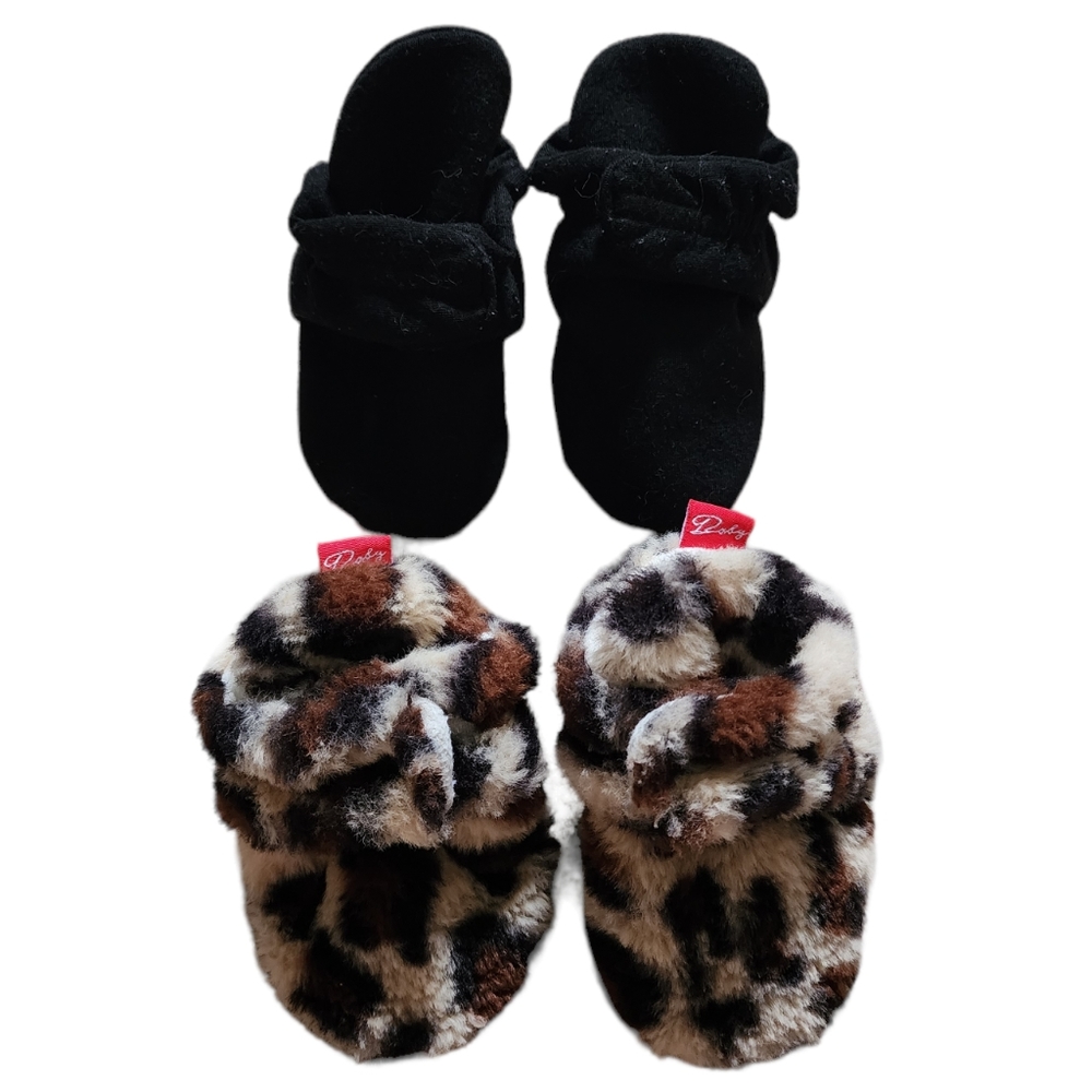 Baby winter booties 6-12 month lot of two